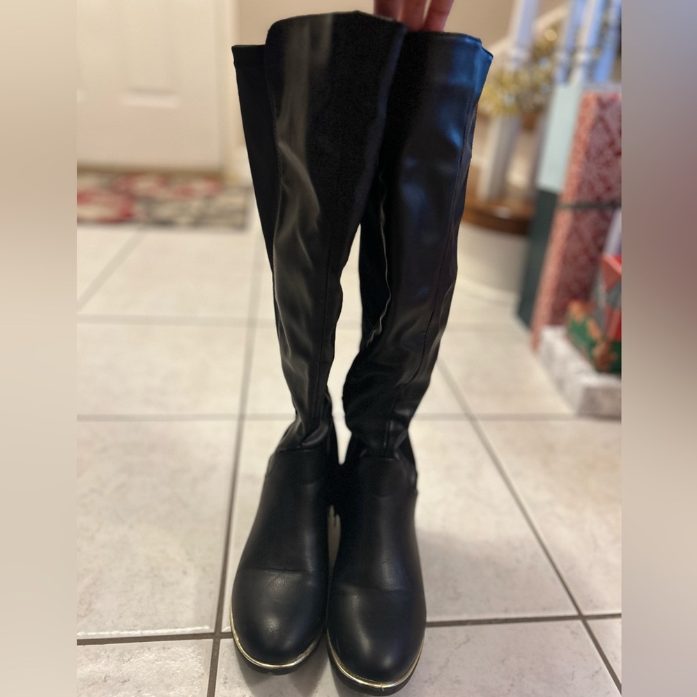 Ardene size 6 winter faux leather boots with gold trim